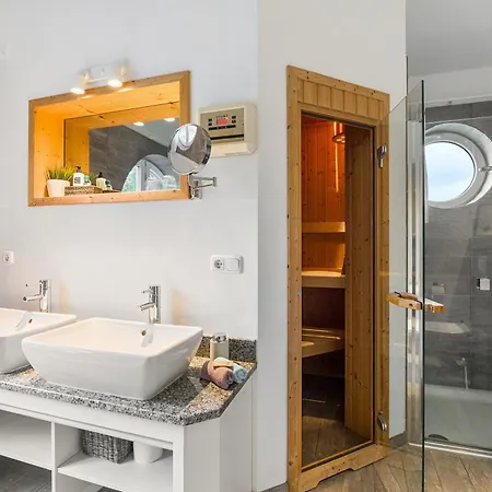 Brombeeruferhaus * Kosel